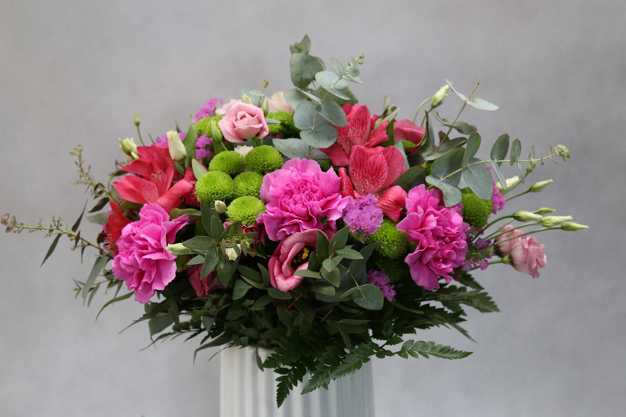 Home flowers, bouquet, flower shop, decoration, composition, beautiful flowers, bouquet of flowers, flower bouquet, nature, flower wallpaper, tiny flowers, anniversary bouquet, baptism, party, the ceremony, wedding, vase, color, abstraction, the background, flower background, the colour of the, colorful, red, blue, flower, orange